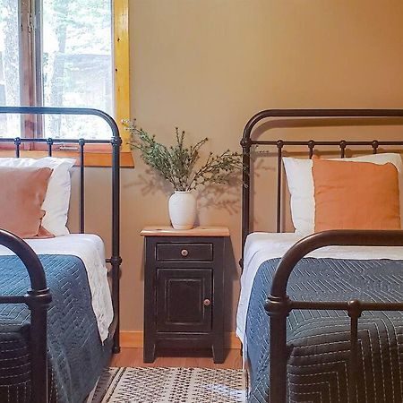 Fall Getaway Resort-3 King Suites, Dog-Friendly Seeley エクステリア 写真