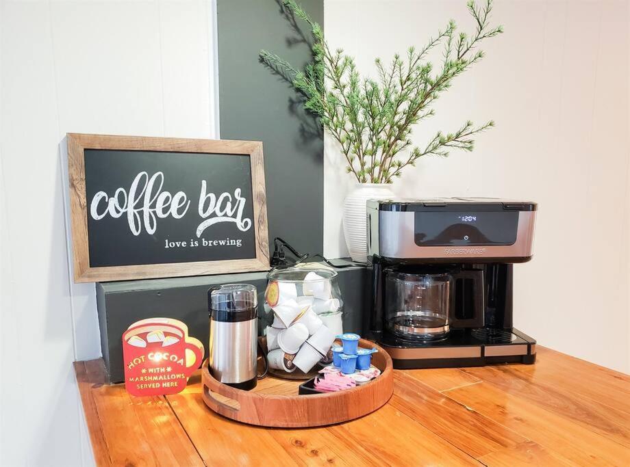 Fall Getaway Resort-3 King Suites, Dog-Friendly Seeley エクステリア 写真