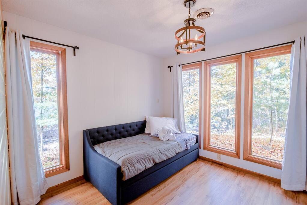 Fall Getaway Resort-3 King Suites, Dog-Friendly Seeley エクステリア 写真